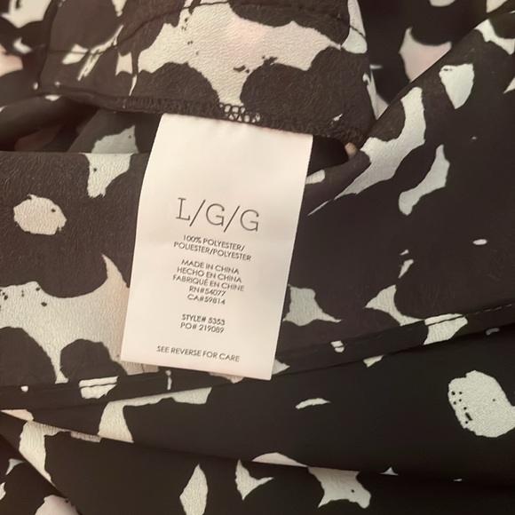 CAbi Dixon sleeveless blouse, size Large, black/white abstract floral,style 5353 - Picture 11 of 12